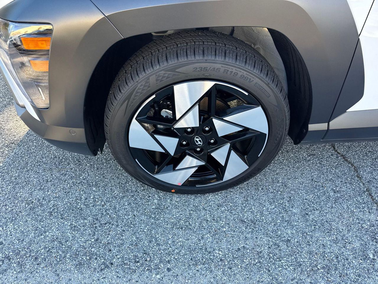 New 2026 White Hyundai Limited FWD image 12