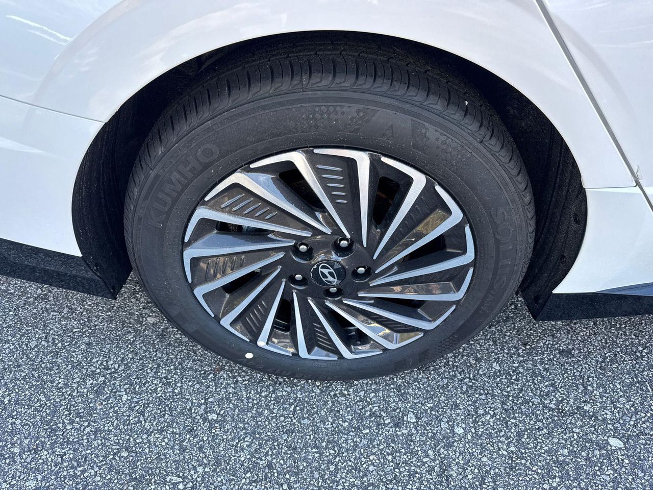 New 2026 White HYUNDAI Limited image 18