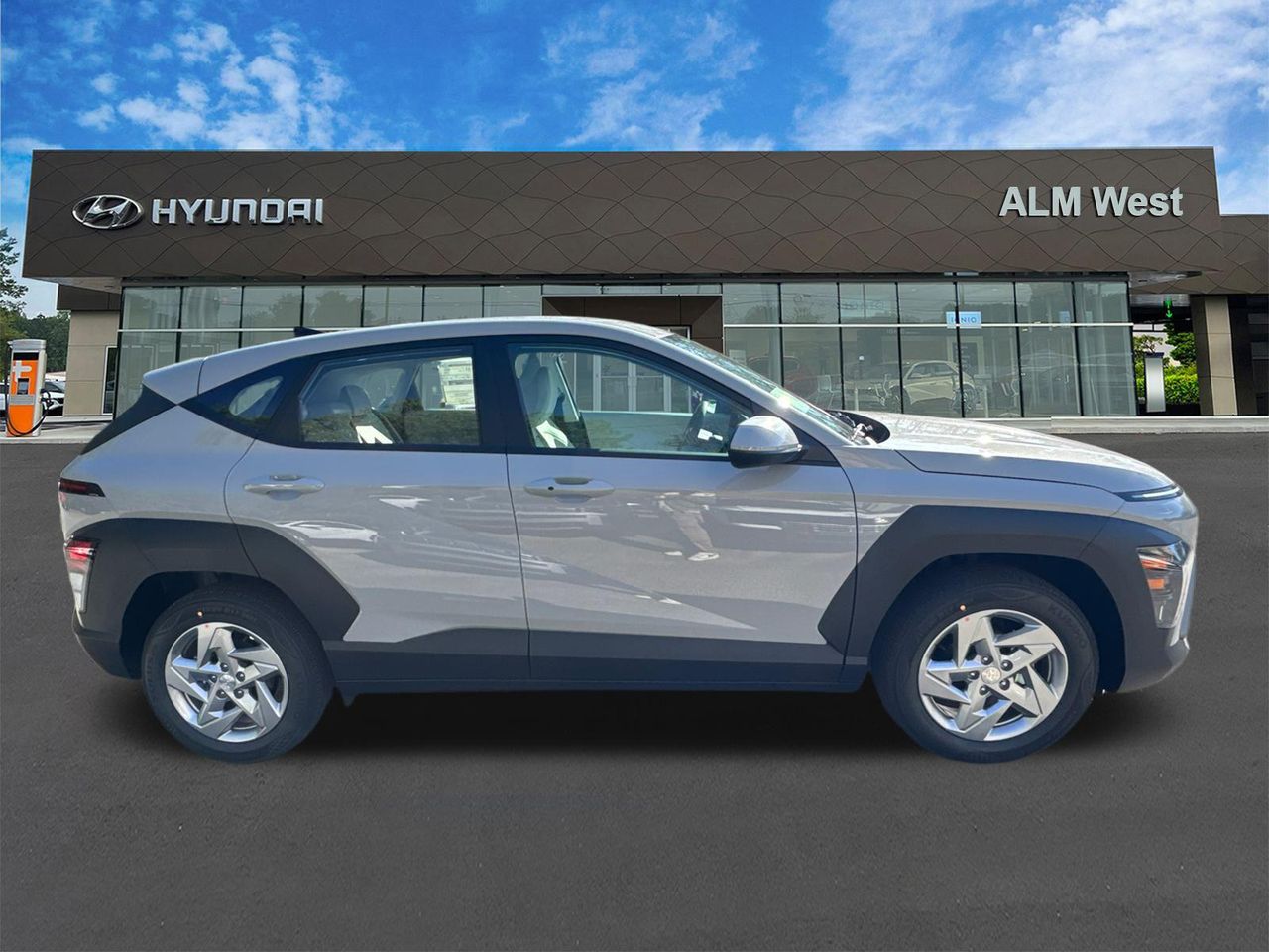 New 2026 Cyber Gray Metallic HYUNDAI SE FWD image 5