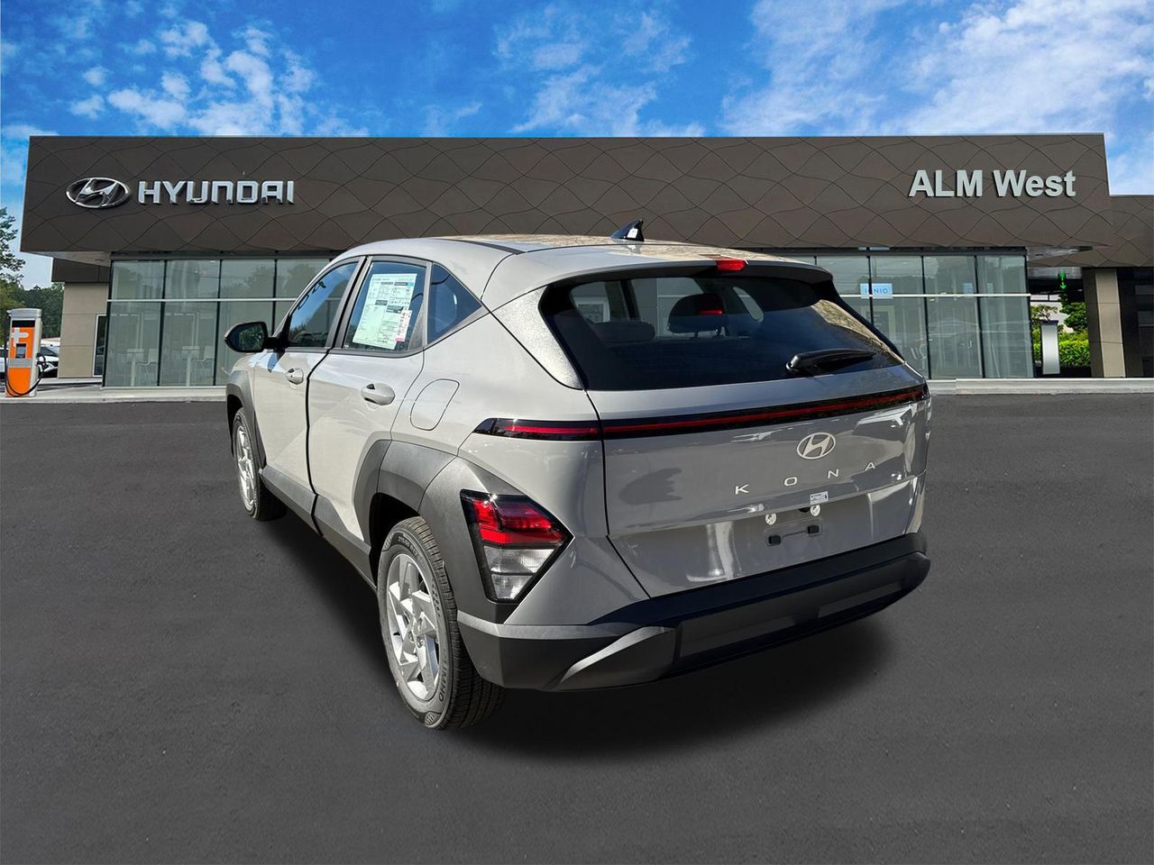 New 2026 Cyber Gray Metallic HYUNDAI SE FWD image 8