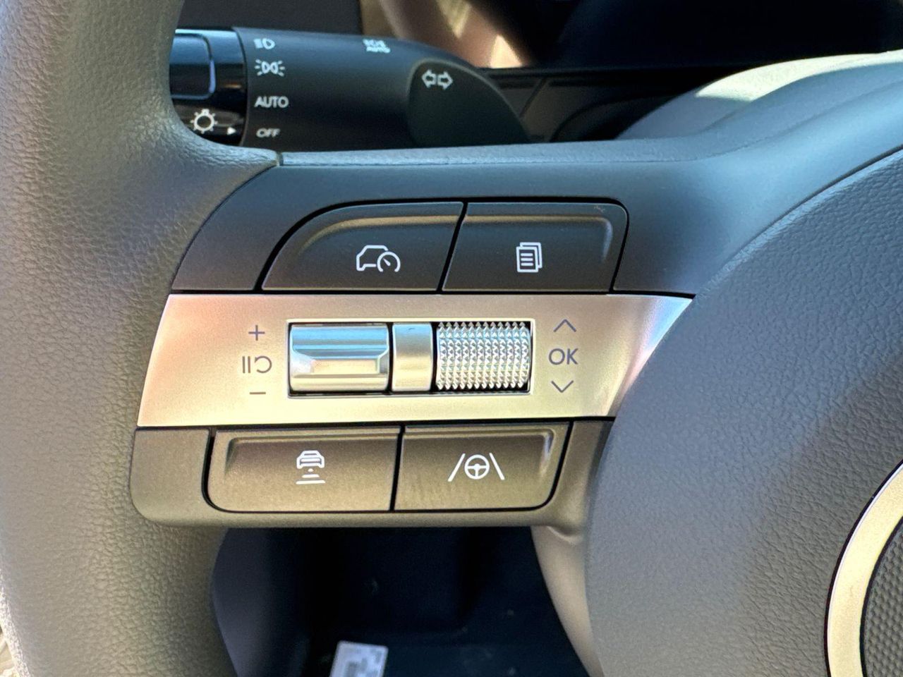 New 2026 Cyber Gray Metallic HYUNDAI SE FWD image 27