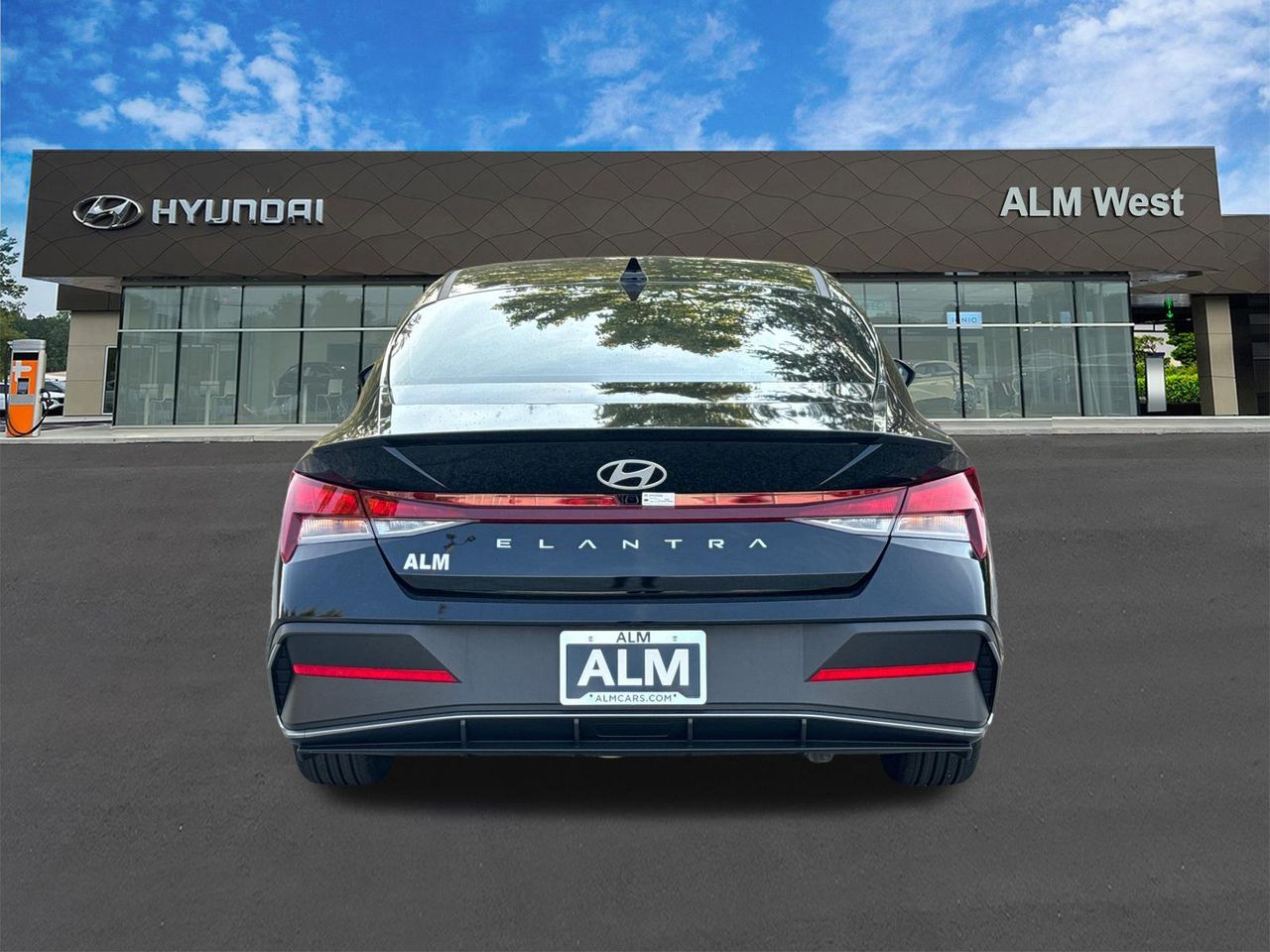 New 2025 Abyss Black HYUNDAI SEL Sport image 7