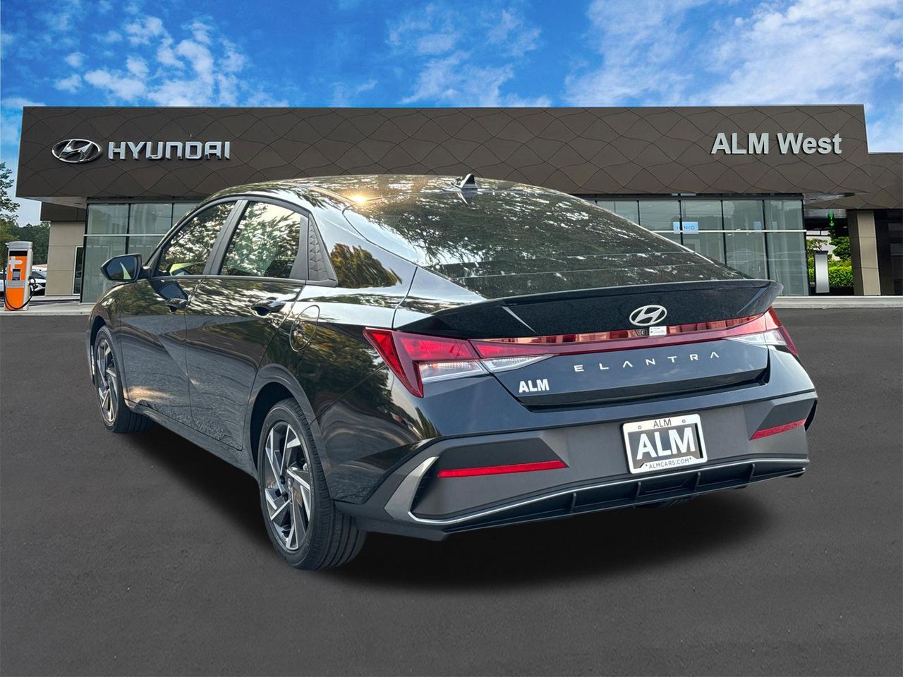 New 2025 Abyss Black HYUNDAI SEL Sport image 8