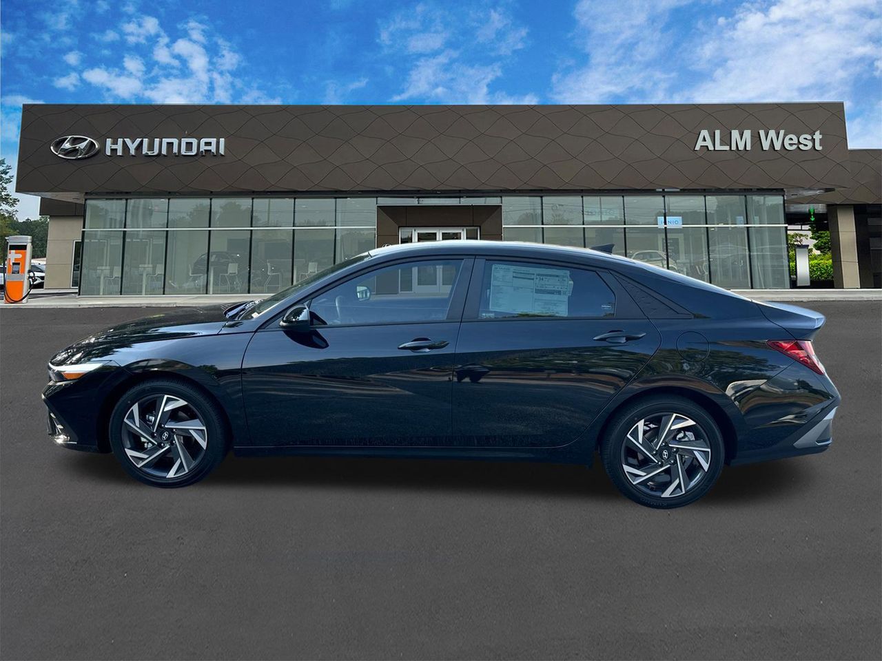 New 2025 Abyss Black HYUNDAI SEL Sport image 9