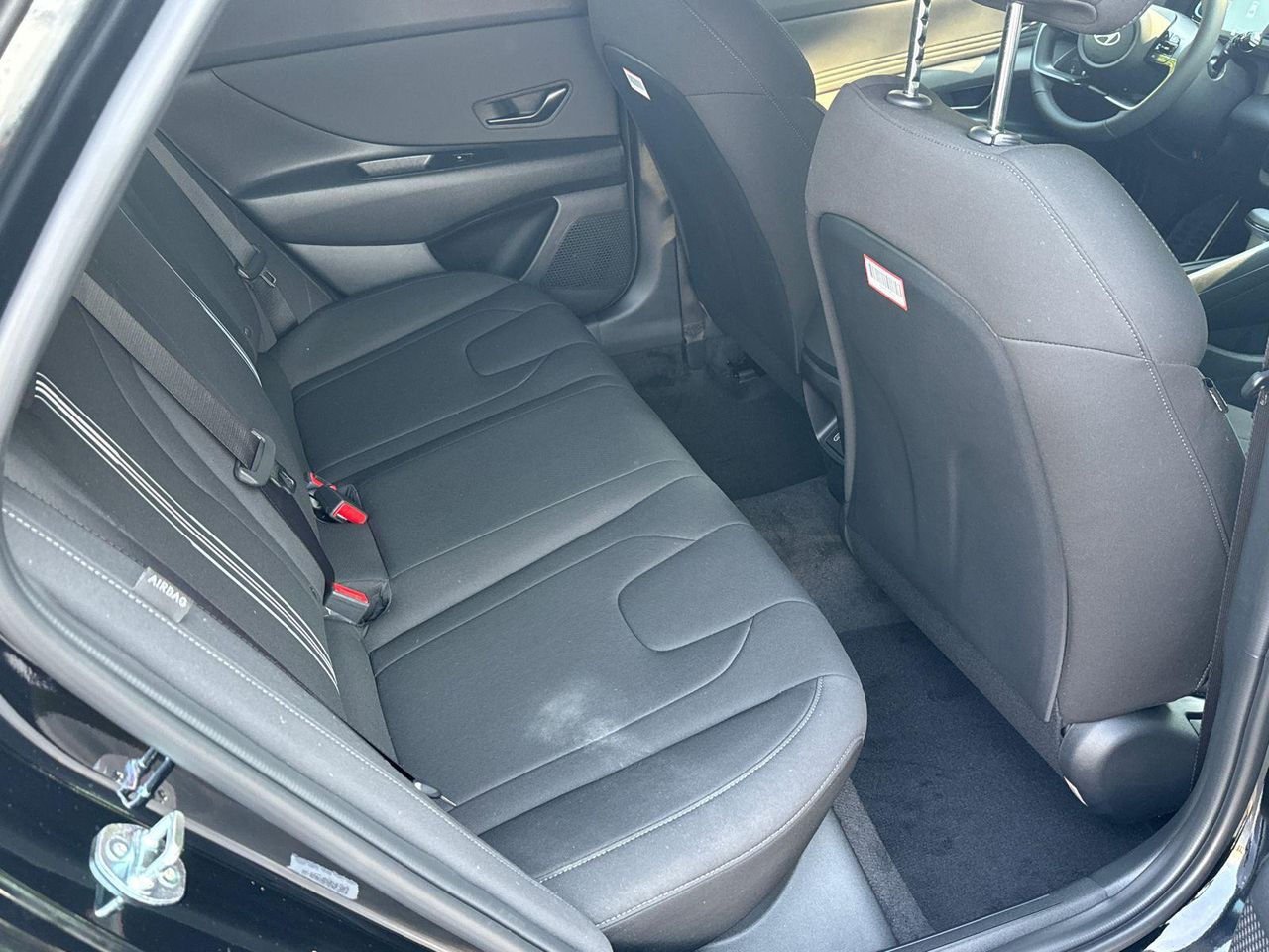 New 2025 Abyss Black HYUNDAI SEL Sport image 16