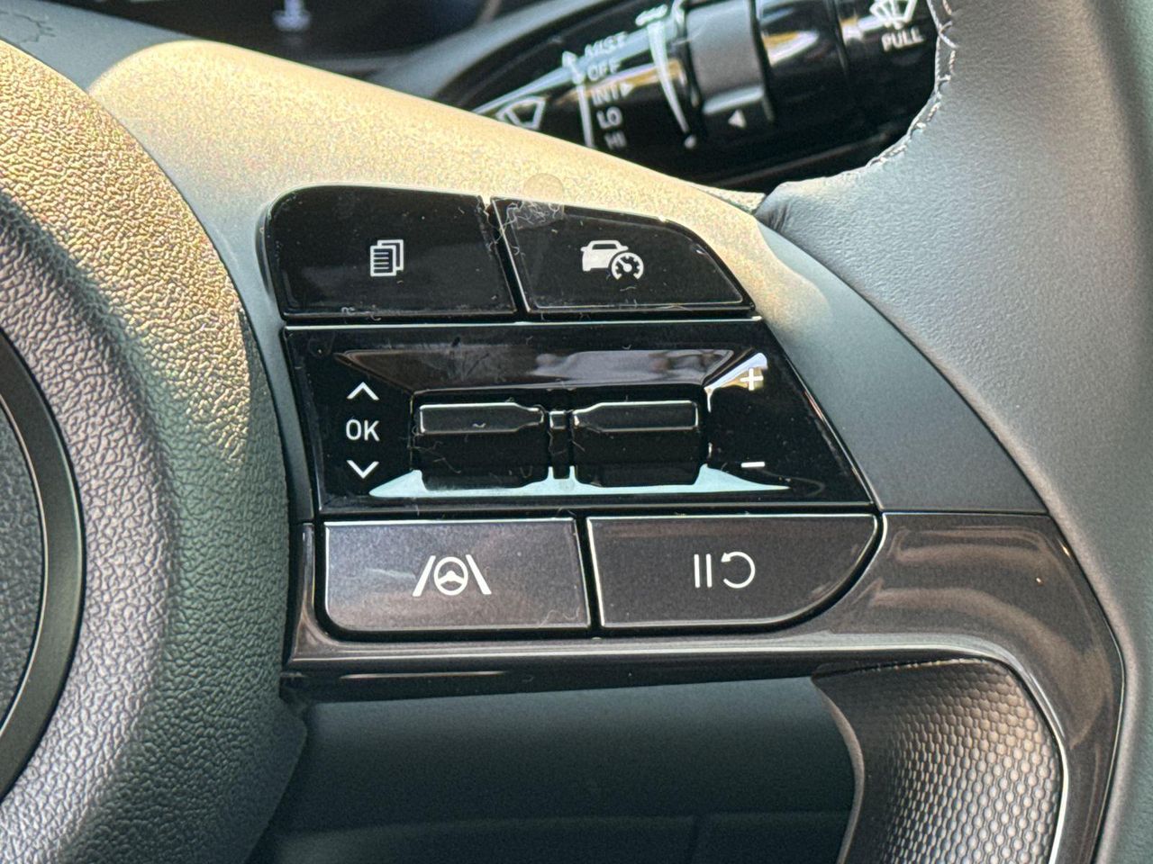 New 2025 Abyss Black HYUNDAI SEL Sport image 28