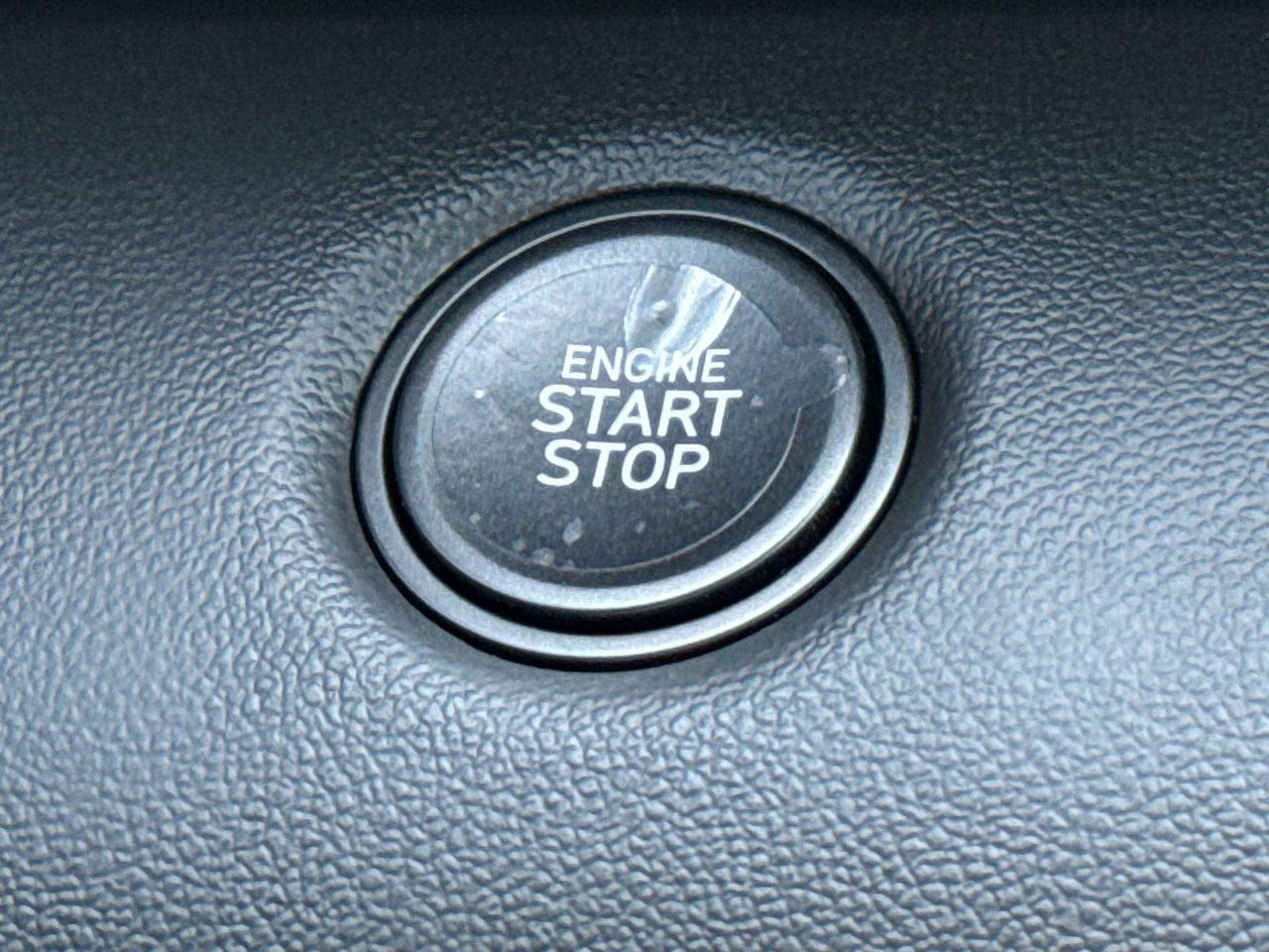 New 2025 Abyss Black HYUNDAI SEL Sport image 35