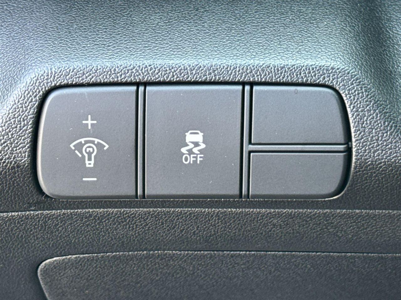 New 2025 Abyss Black HYUNDAI SEL Sport image 36
