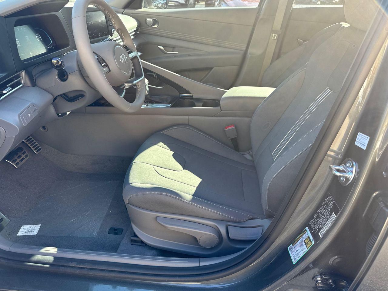 New 2026 Gray HYUNDAI SEL Sport Premium image 10