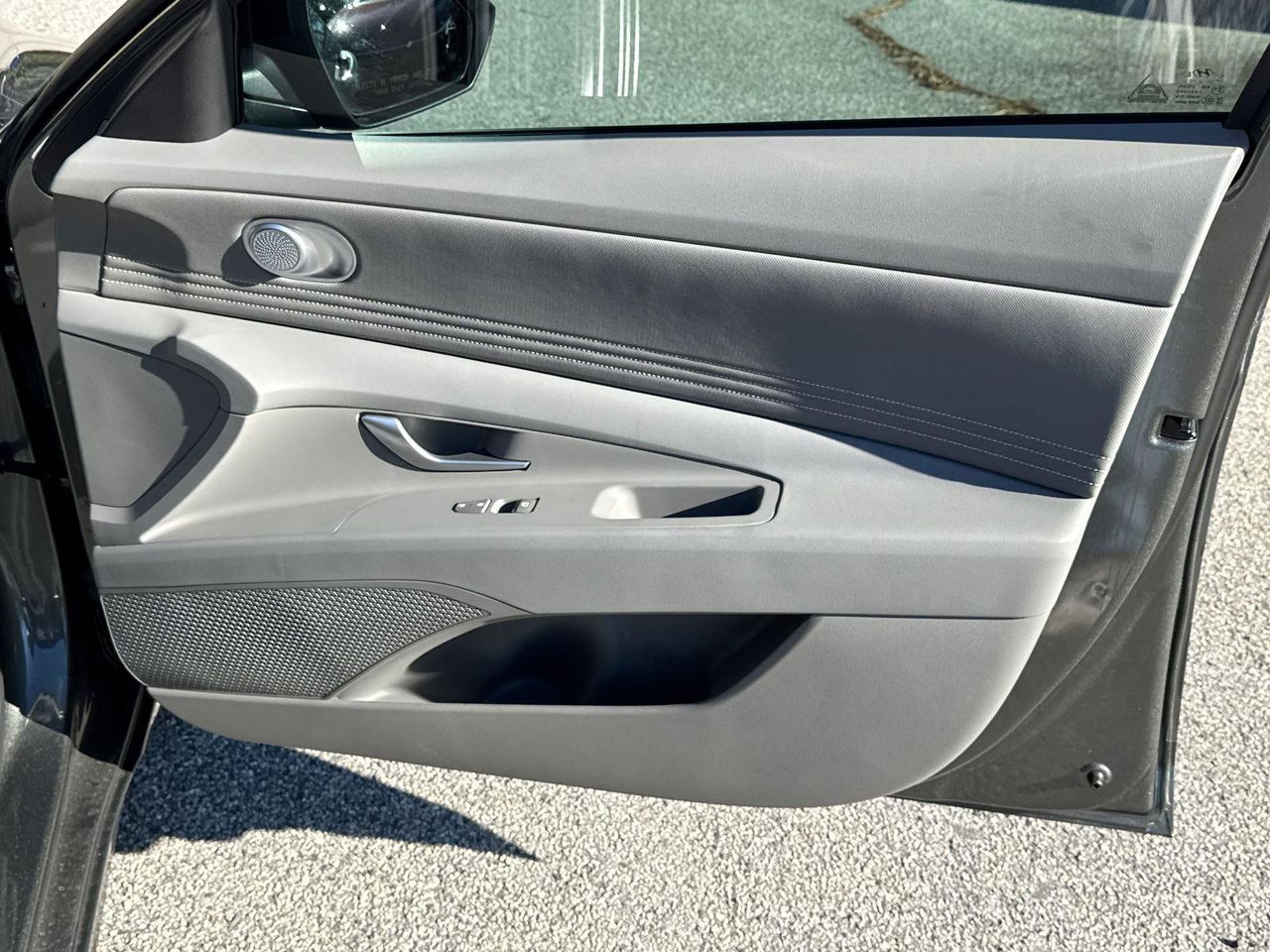New 2026 Gray HYUNDAI SEL Sport Premium image 15