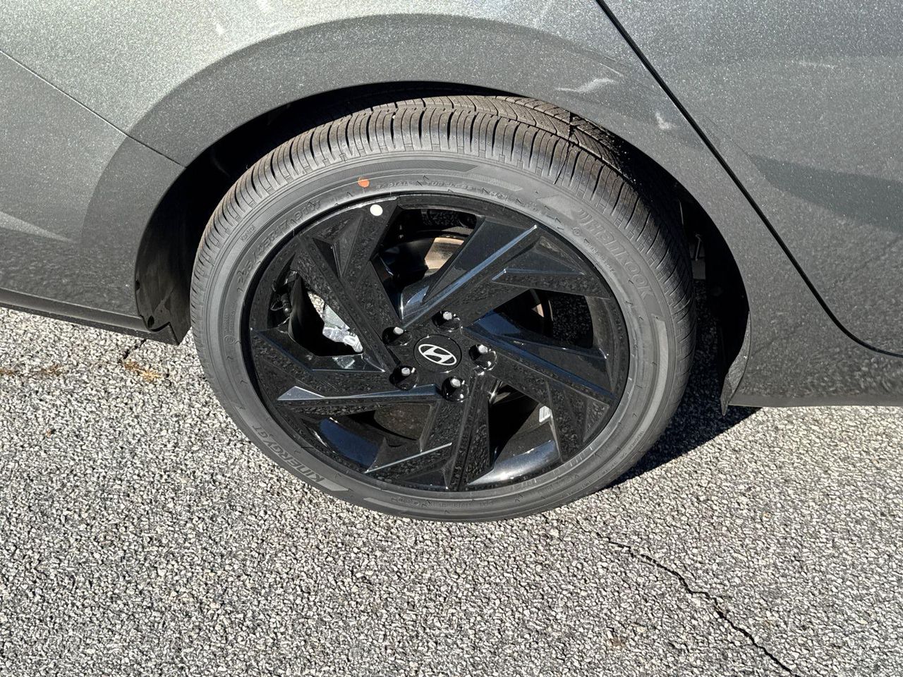 New 2026 Gray HYUNDAI SEL Sport Premium image 18