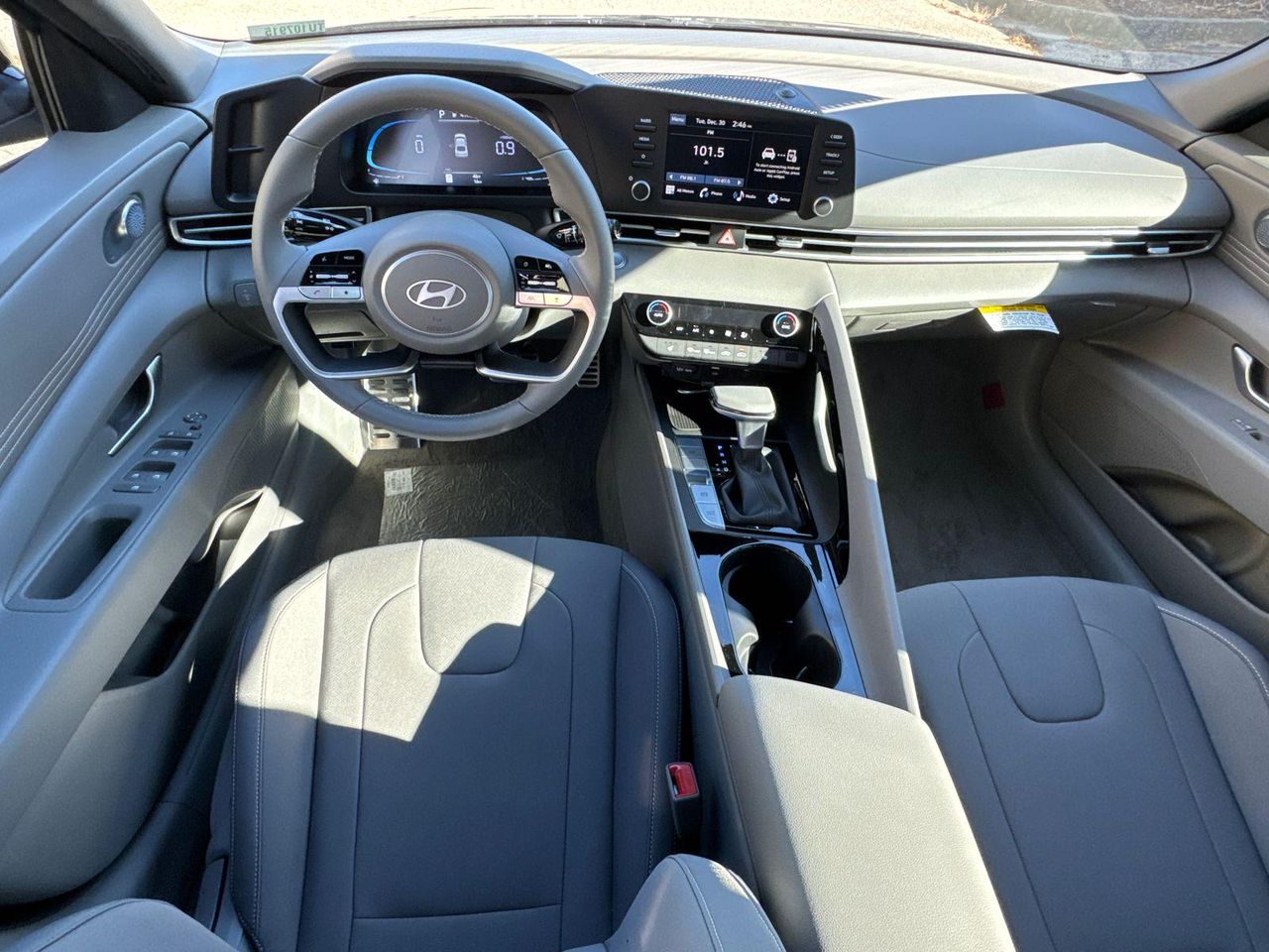 New 2026 Gray HYUNDAI SEL Sport Premium image 23