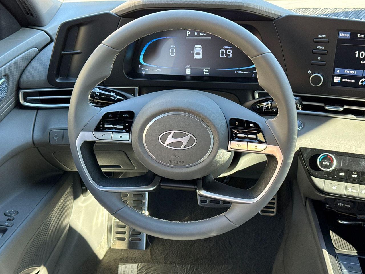 New 2026 Gray HYUNDAI SEL Sport Premium image 24