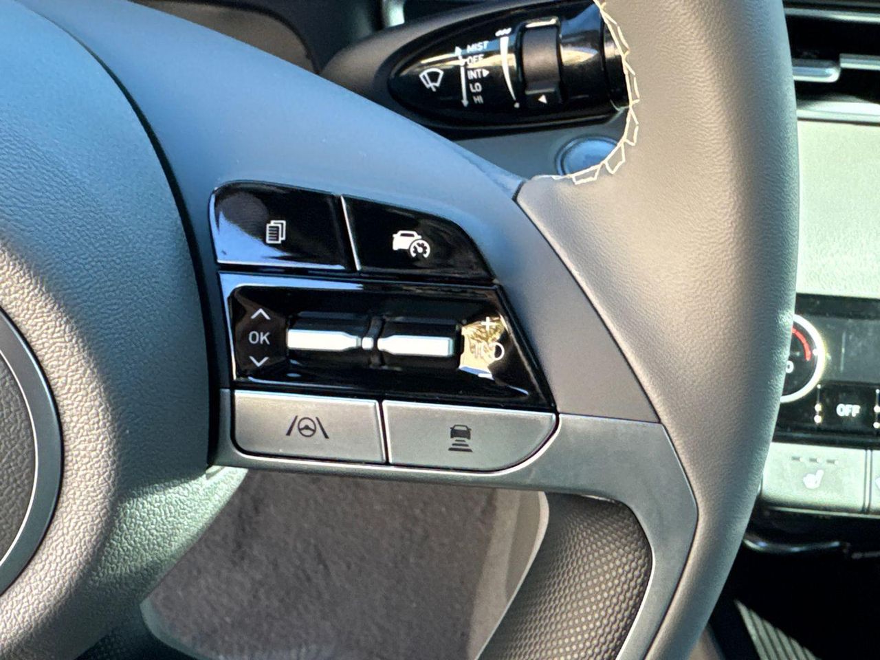 New 2026 Gray HYUNDAI SEL Sport Premium image 27