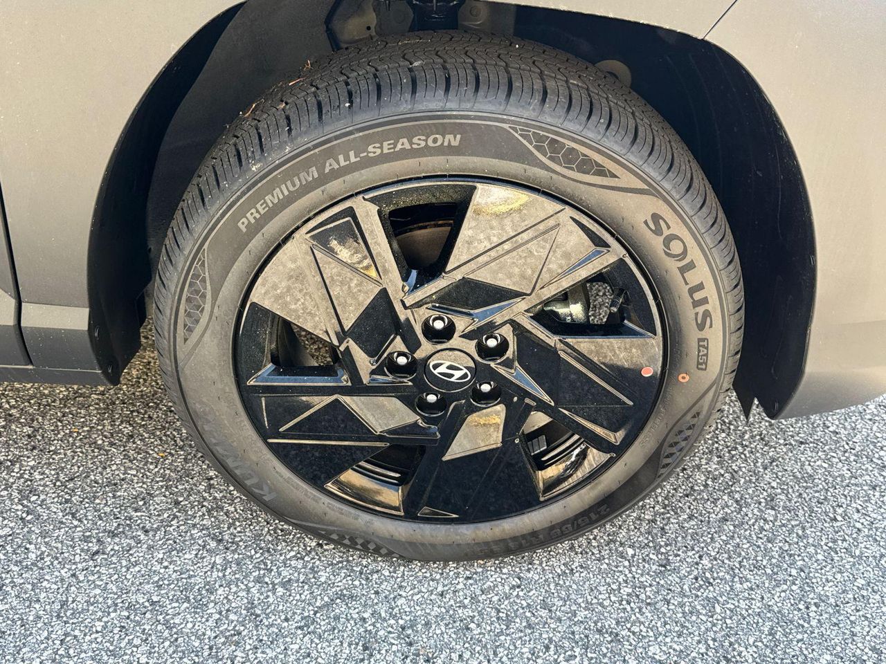 New 2026 Abyss Black HYUNDAI SEL Sport FWD image 13