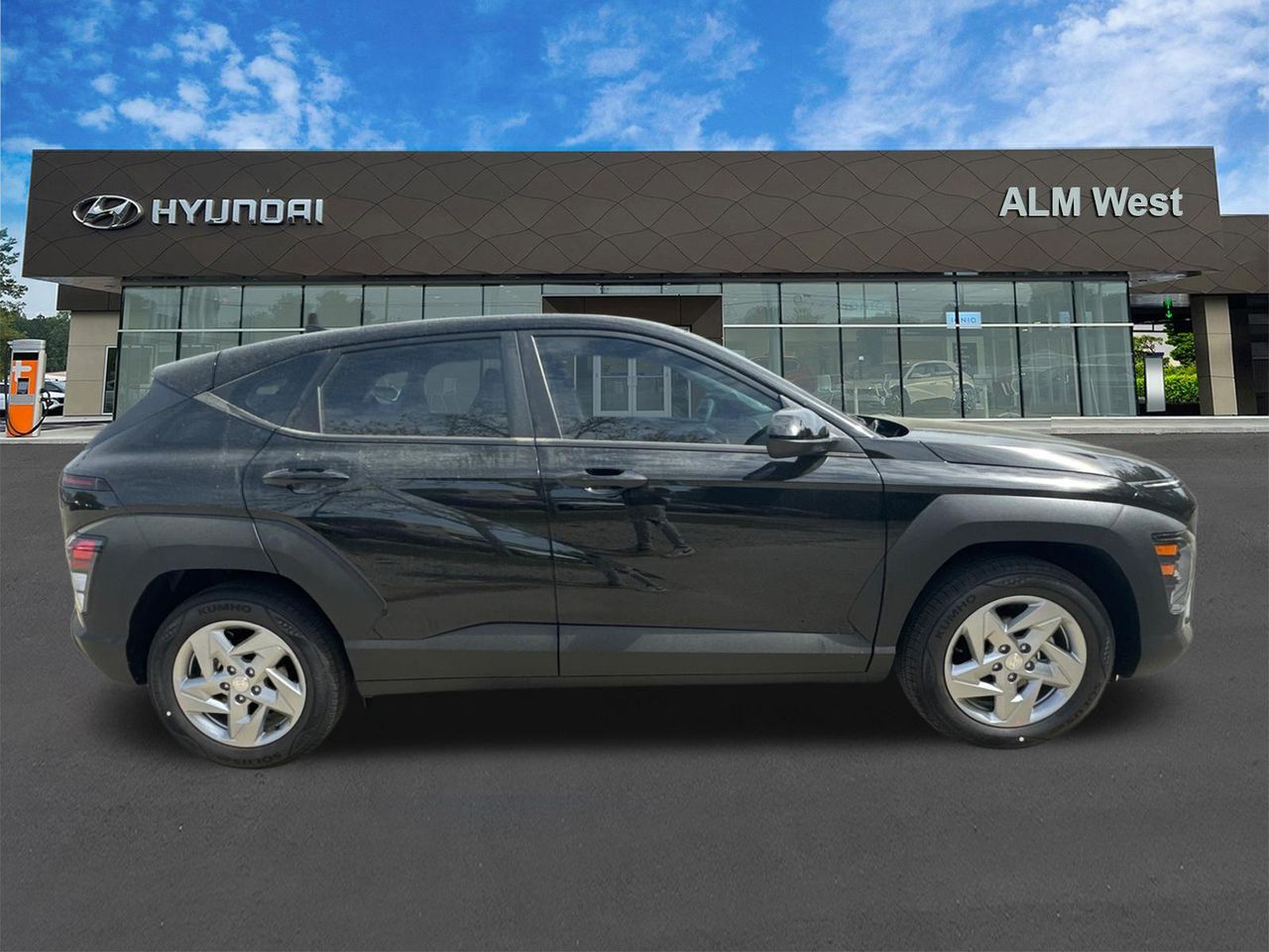 New 2026 Black HYUNDAI SE FWD image 5