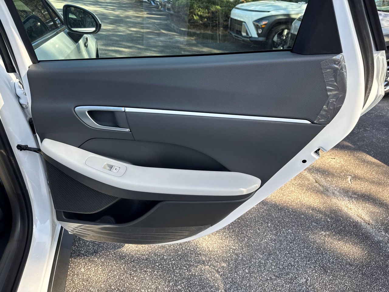 New 2026 White HYUNDAI Blue image 17