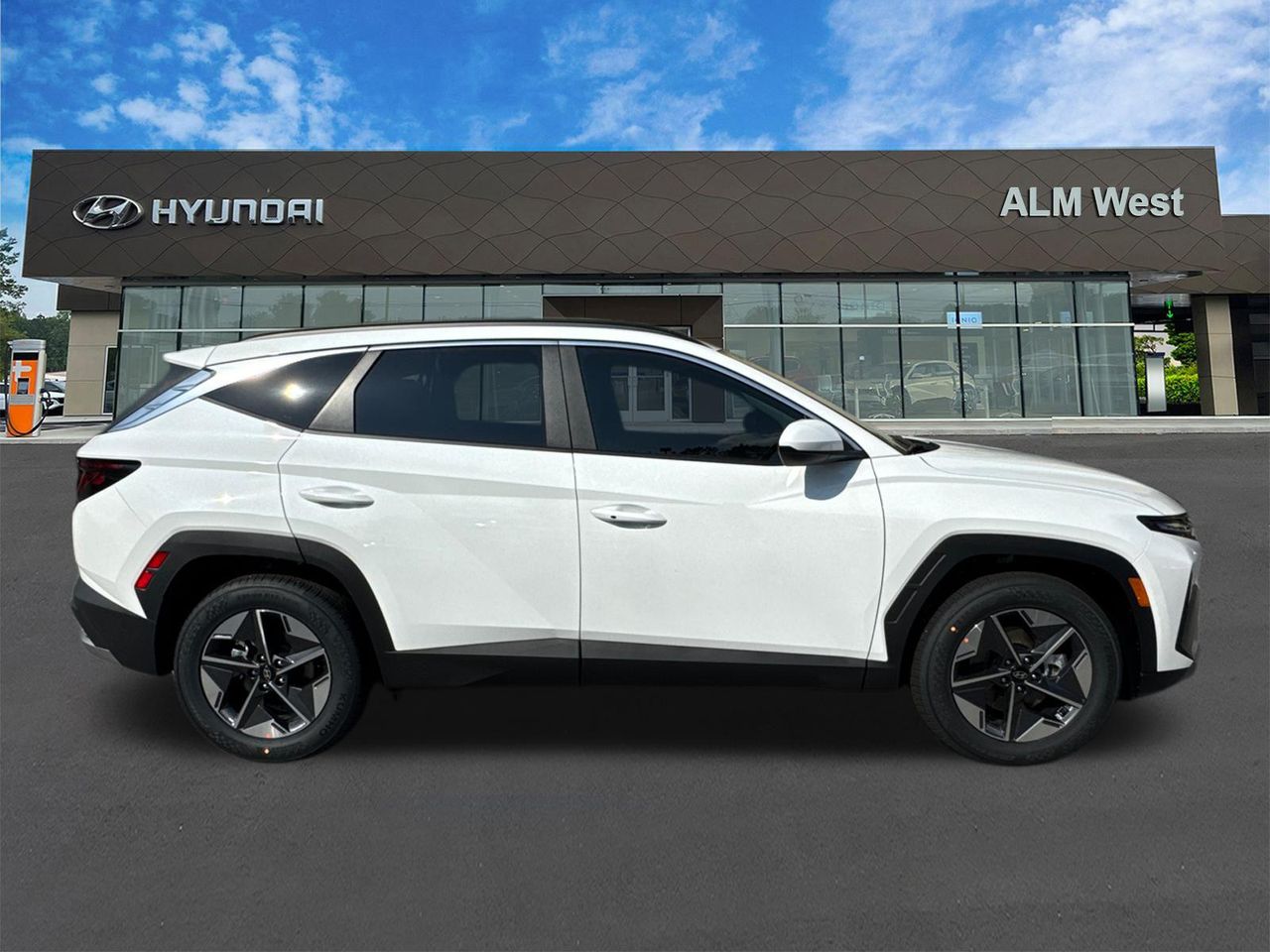 New 2026 White Pearl HYUNDAI SEL FWD image 5