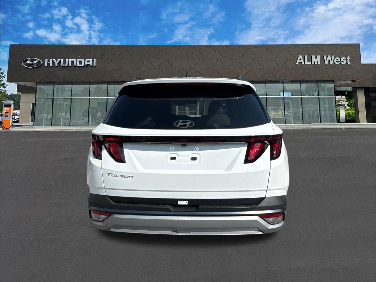New 2026 White Pearl HYUNDAI SEL FWD image 7