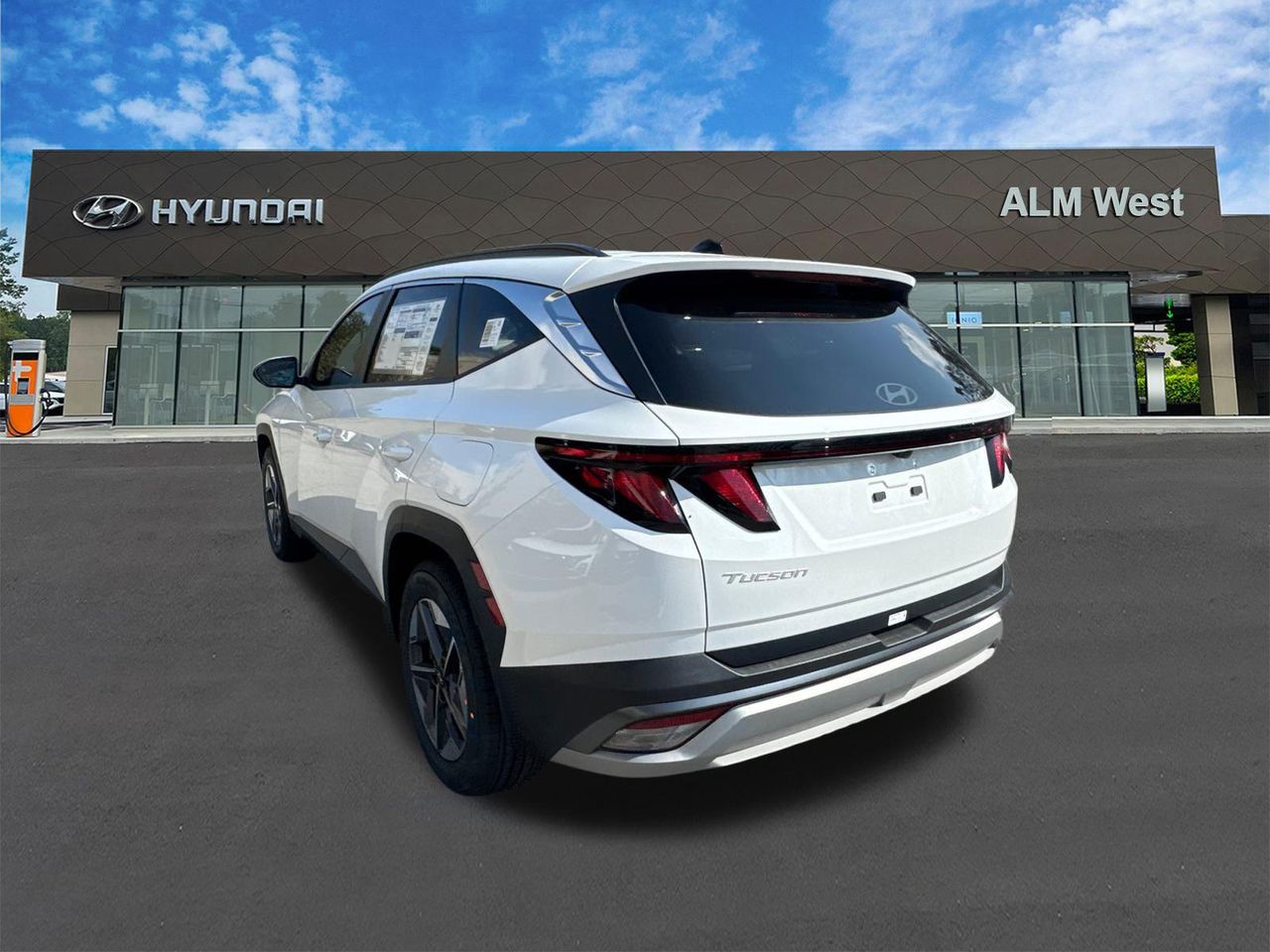 New 2026 White Pearl HYUNDAI SEL FWD image 8