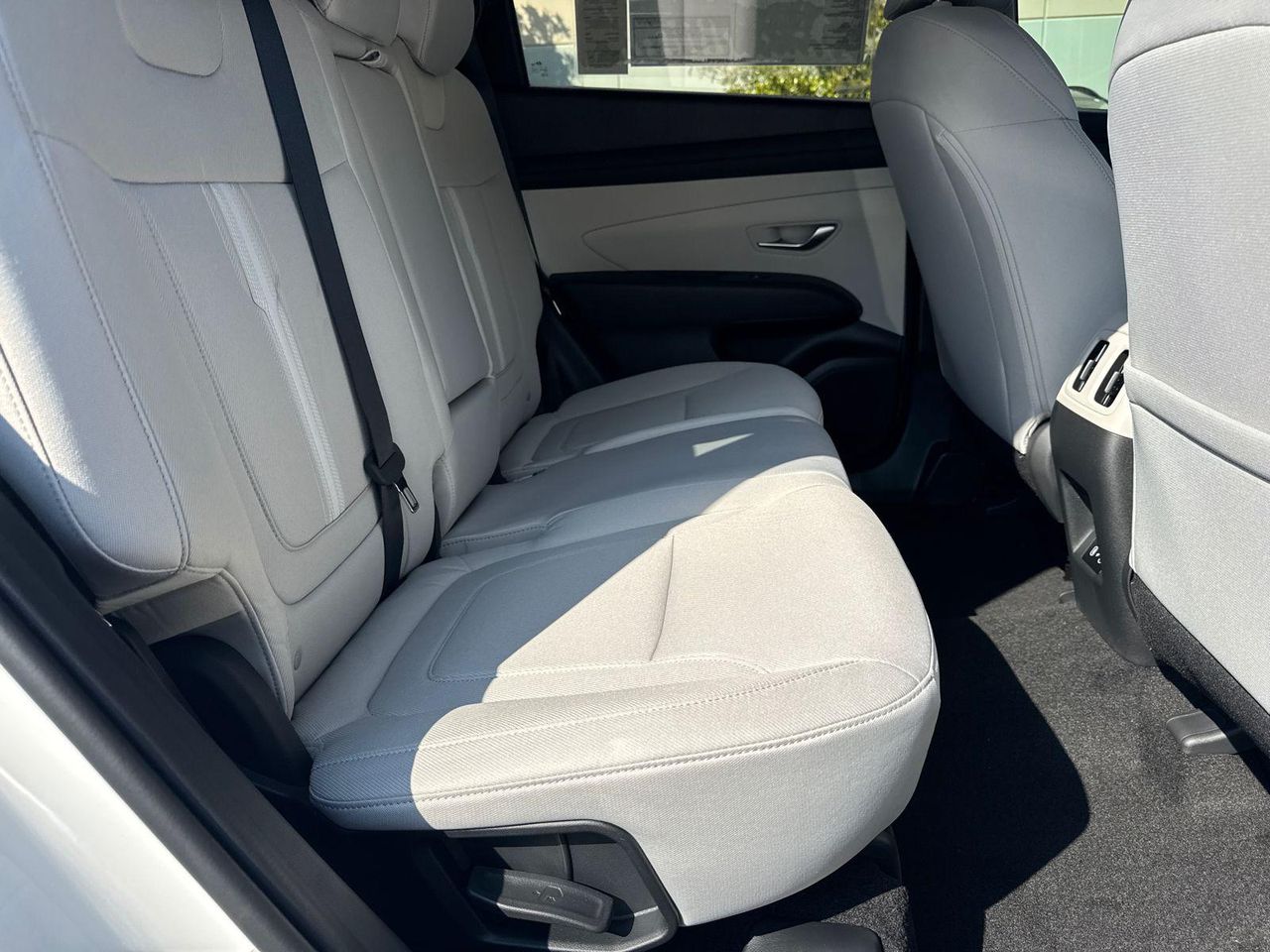 New 2026 White Pearl HYUNDAI SEL FWD image 16