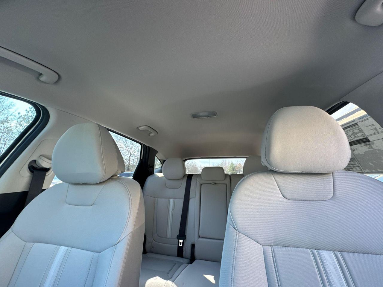 New 2026 White Pearl HYUNDAI SEL FWD image 33