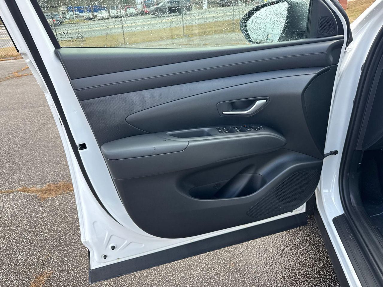 New 2026 White HYUNDAI SEL FWD image 11