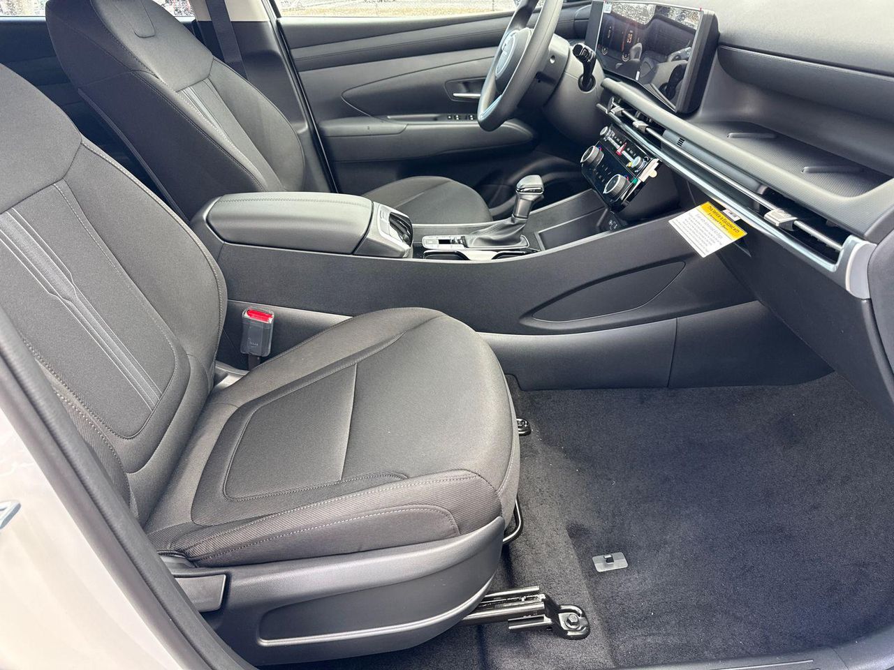 New 2026 White HYUNDAI SEL FWD image 14