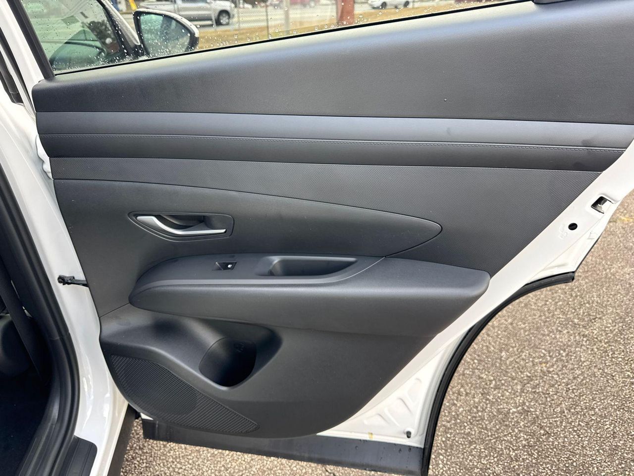 New 2026 White HYUNDAI SEL FWD image 17