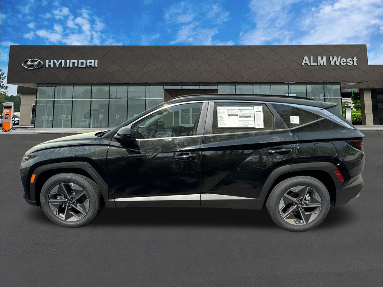 New 2026 Black HYUNDAI SEL FWD image 9