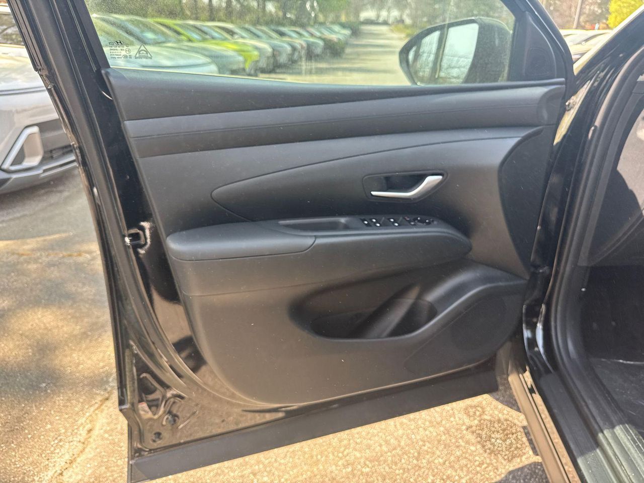 New 2026 Black HYUNDAI SEL FWD image 11