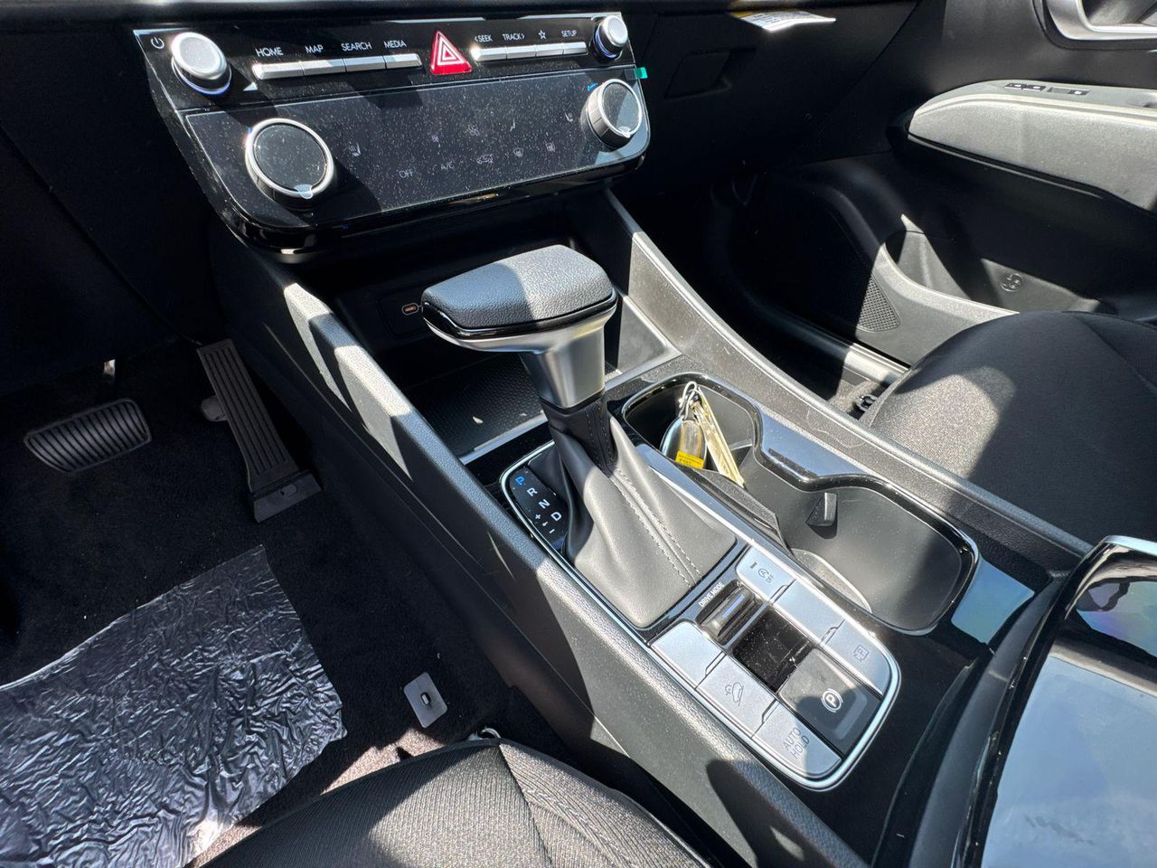 New 2026 Black HYUNDAI SEL FWD image 32