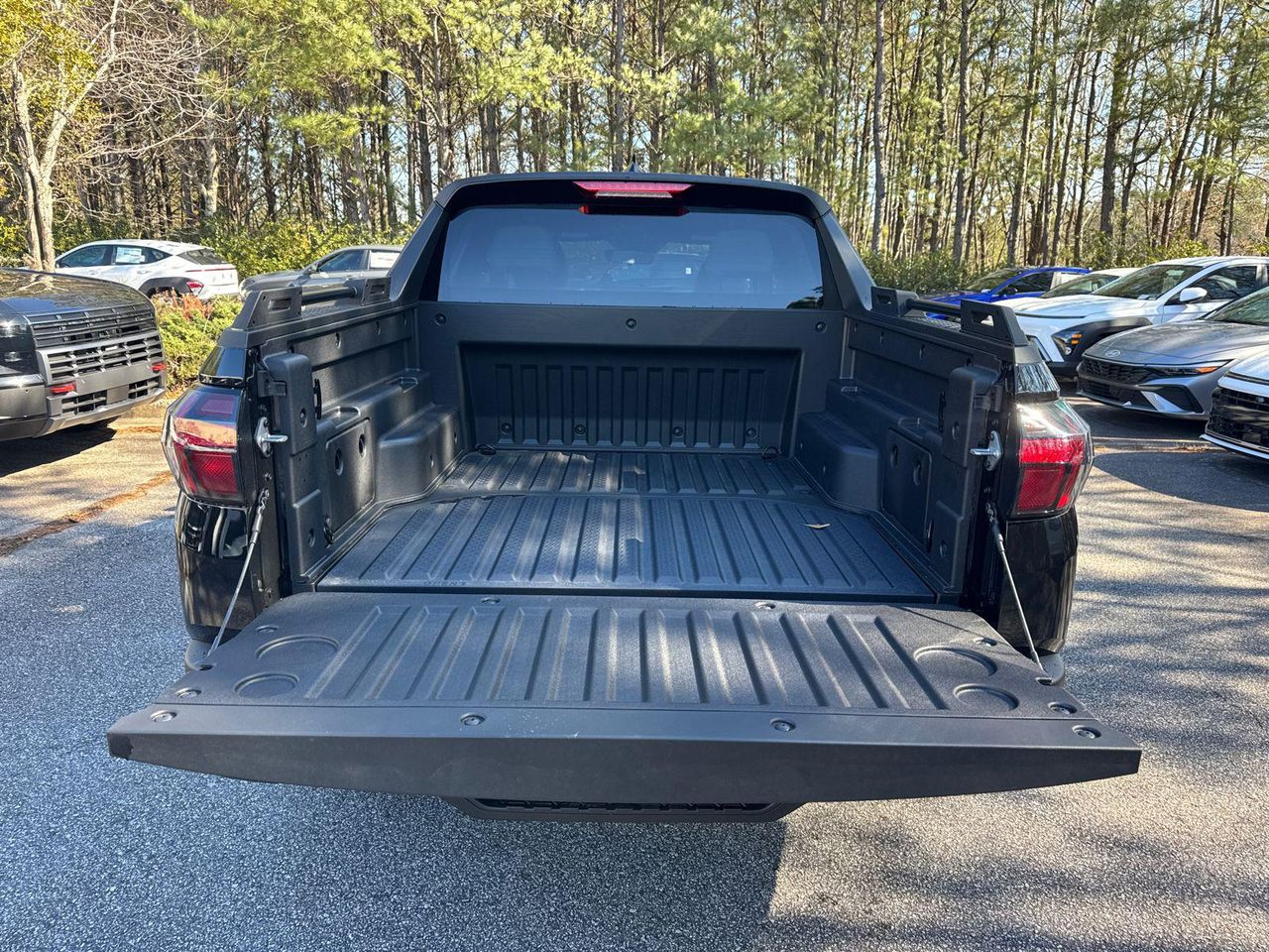 New 2026 Phantom Black HYUNDAI SEL FWD image 19