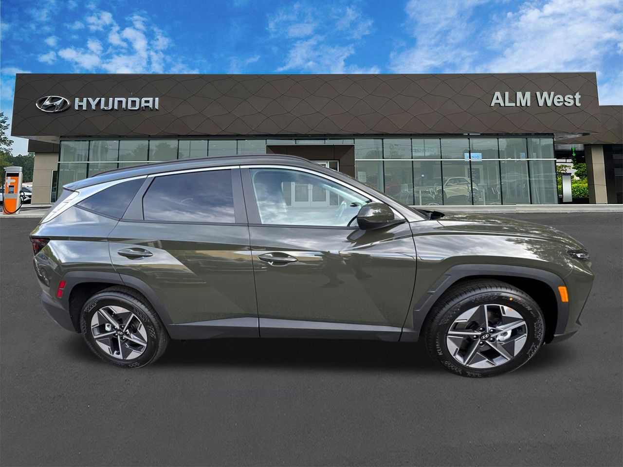 New 2026 Green HYUNDAI SEL FWD image 5