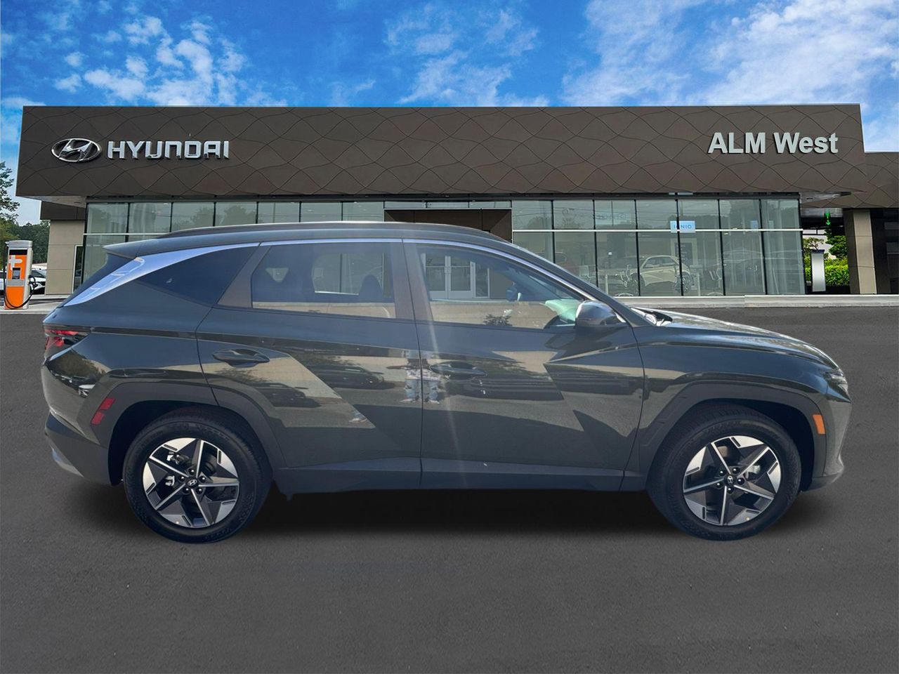 New 2026 Green HYUNDAI SEL FWD image 5