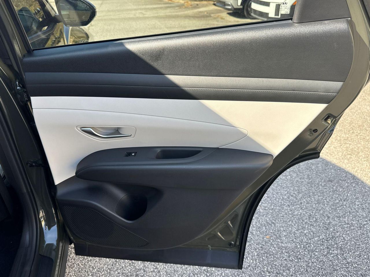 New 2026 Green HYUNDAI SEL FWD image 17