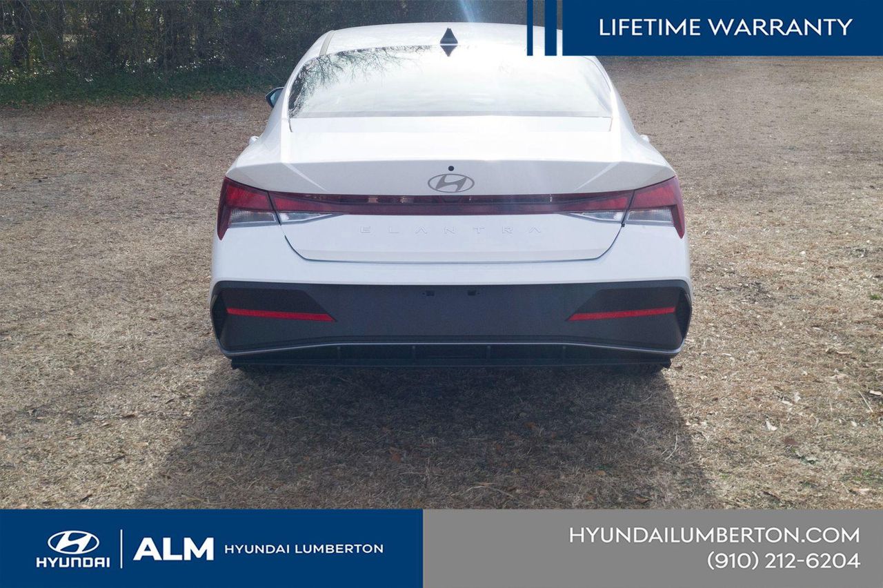 New 2026 White Pearl Hyundai SE image 8