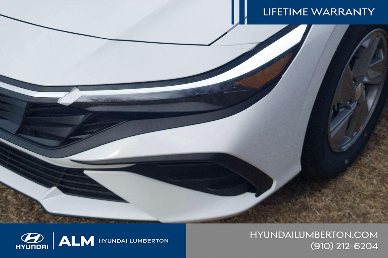 New 2026 White Pearl Hyundai SE image 11