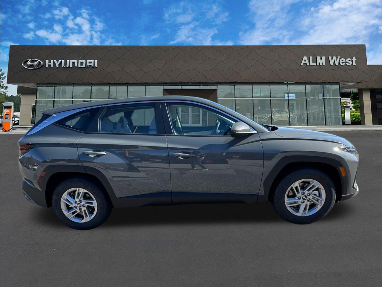 New 2026 Gray HYUNDAI SE FWD image 5