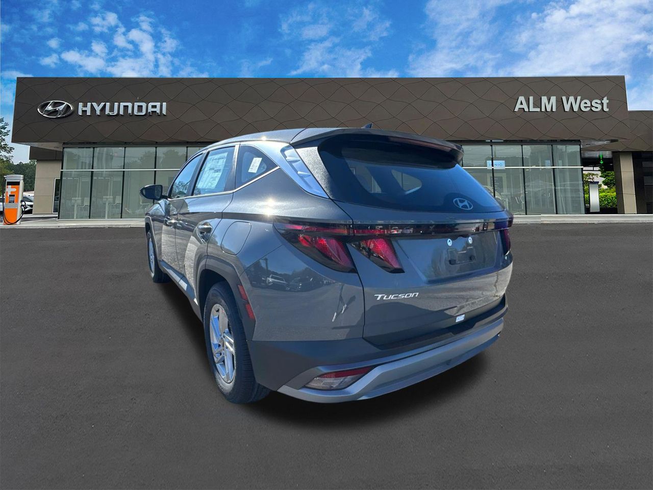 New 2026 Gray HYUNDAI SE FWD image 8