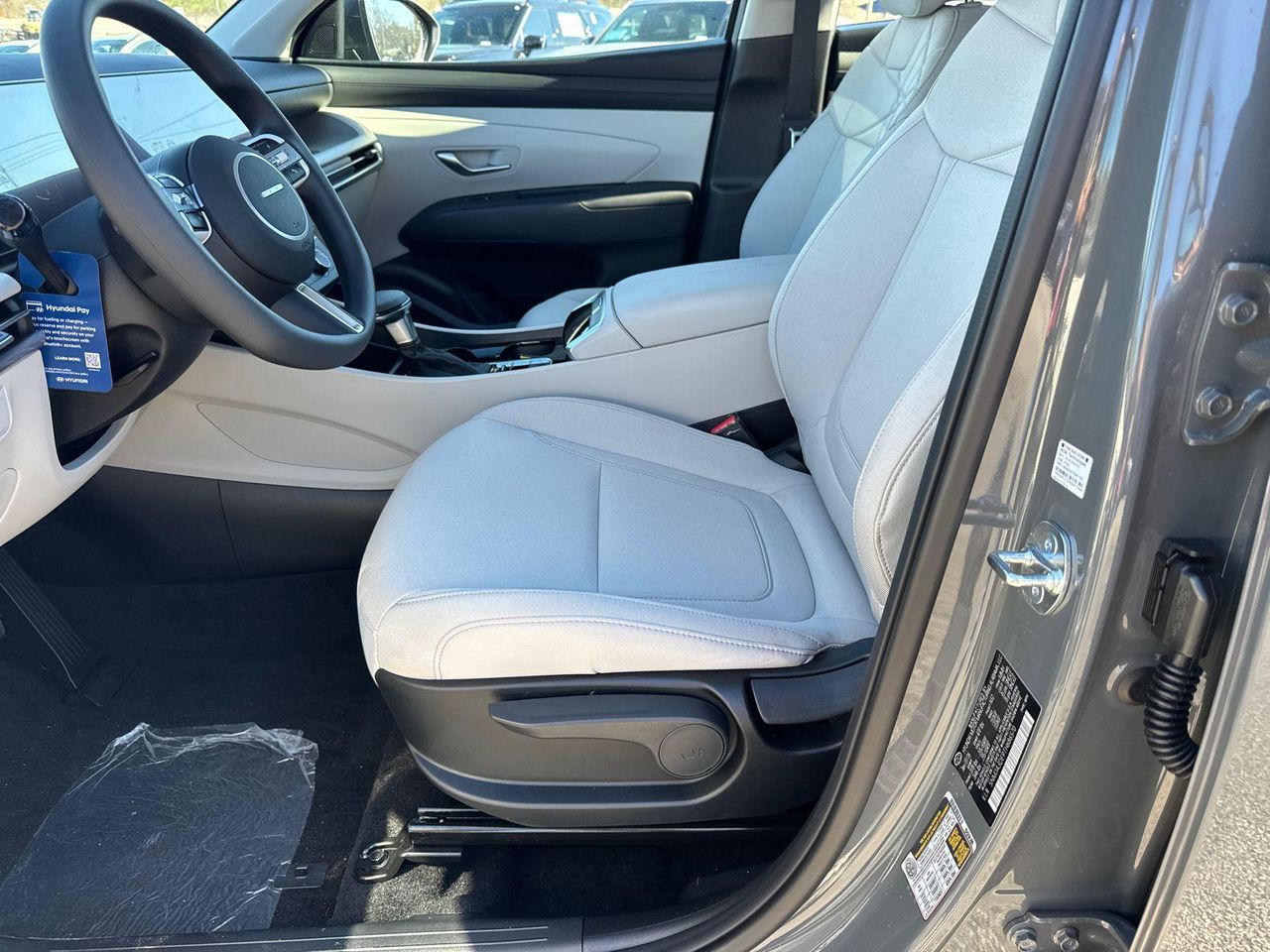 New 2026 Gray HYUNDAI SE FWD image 10