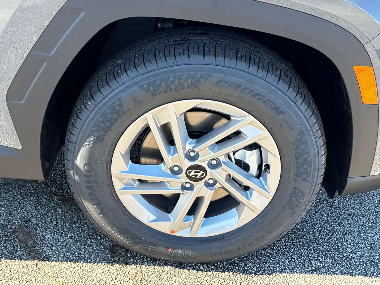 New 2026 Gray HYUNDAI SE FWD image 13
