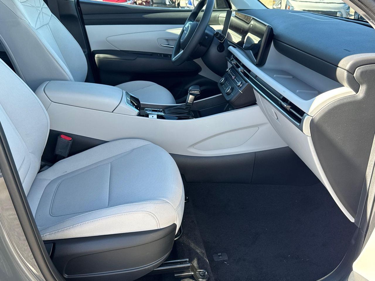 New 2026 Gray HYUNDAI SE FWD image 14