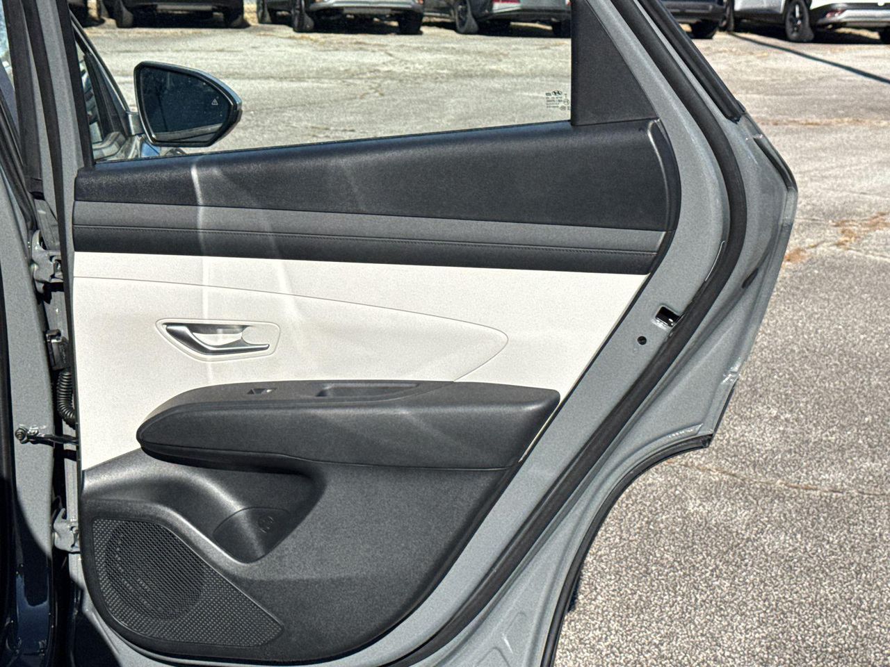 New 2026 Gray HYUNDAI SE FWD image 17