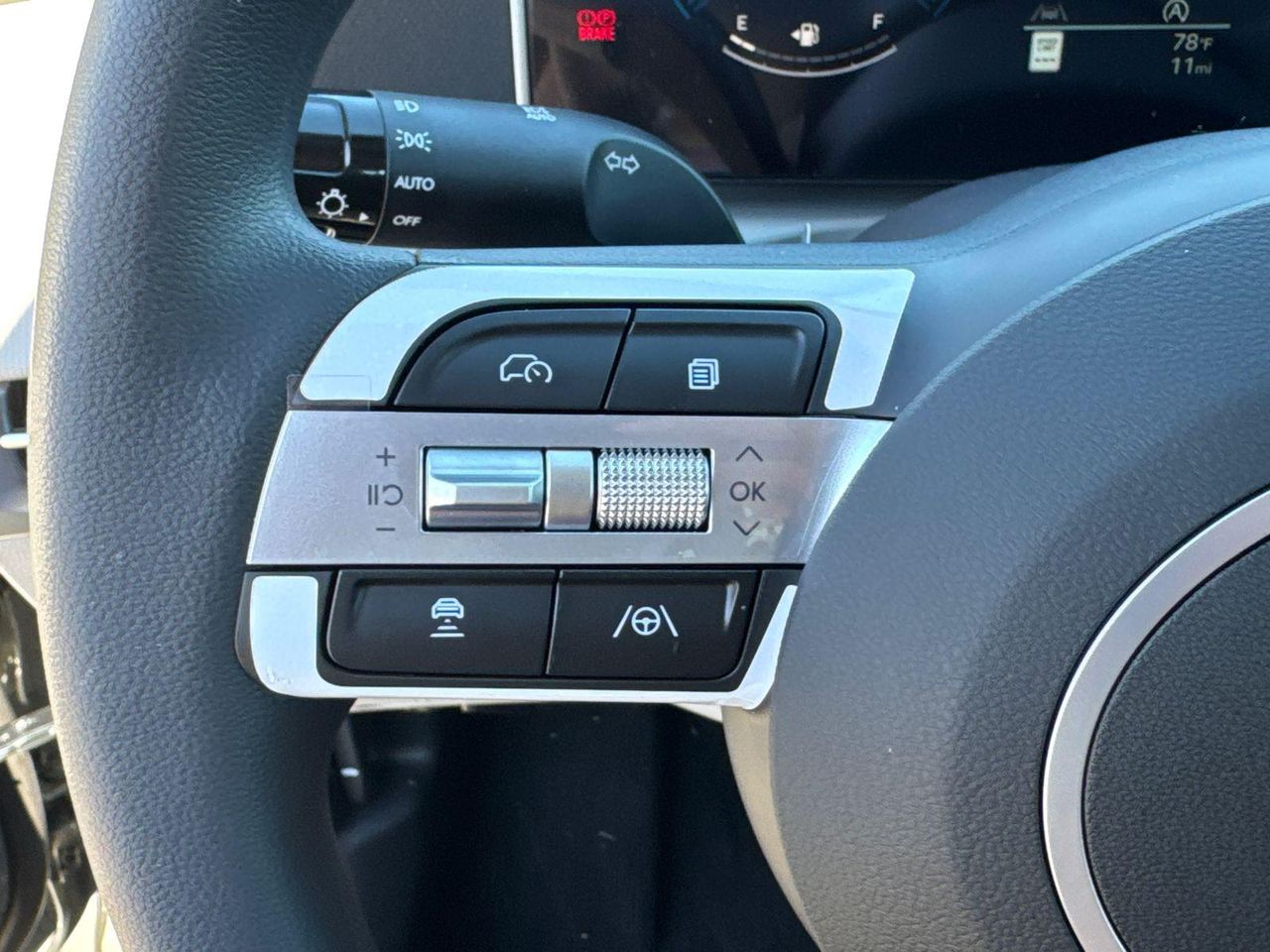 New 2026 Gray HYUNDAI SE FWD image 26