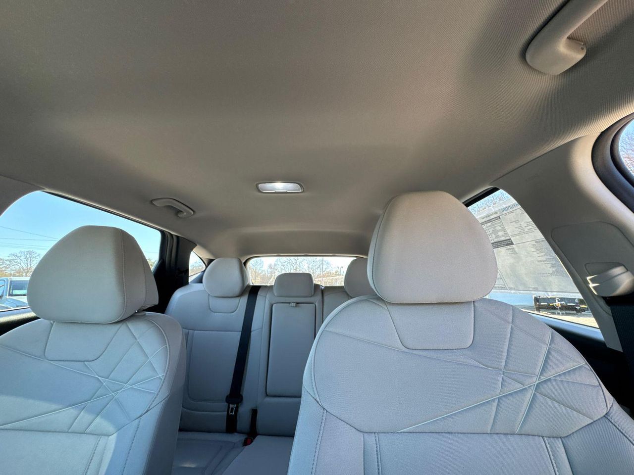 New 2026 Gray HYUNDAI SE FWD image 32