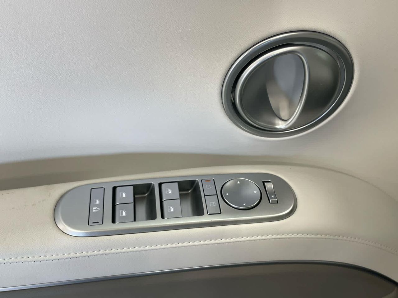 New 2026 Ecotronic Gray Pearl Hyundai SEL 7P image 200