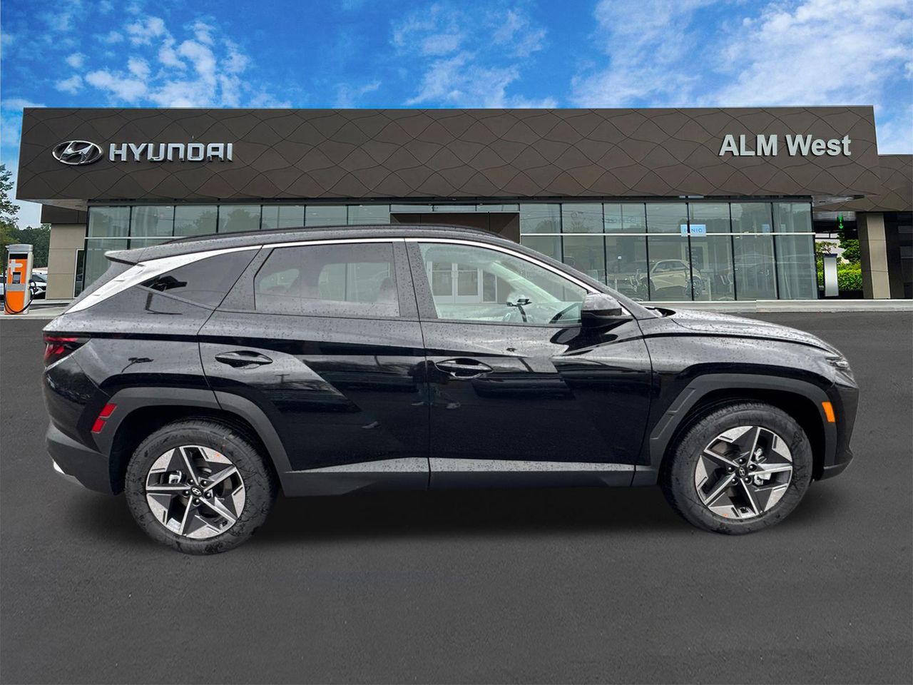 New 2026 Black HYUNDAI SEL FWD image 5