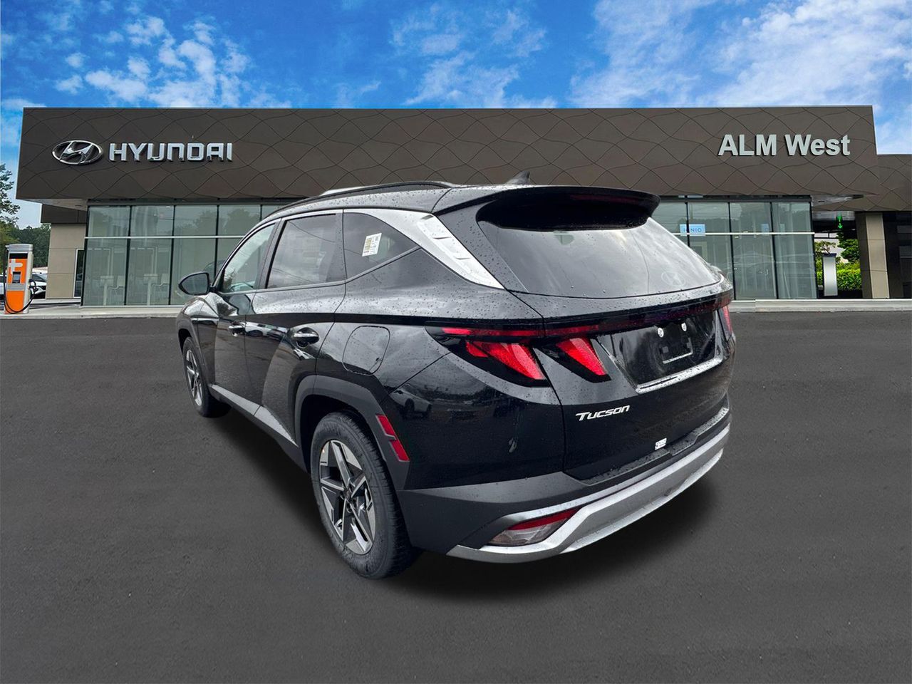New 2026 Black HYUNDAI SEL FWD image 8