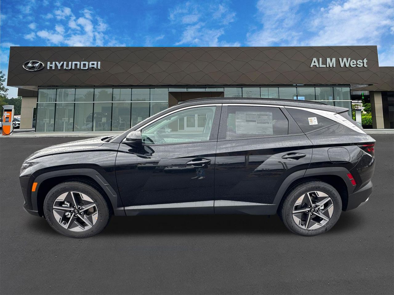 New 2026 Black HYUNDAI SEL FWD image 9